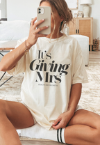It's Giving Mrs & Bride's Babe T-Shirt - Bride Era Shirt, Future Mrs Tee, Bride To Be Top